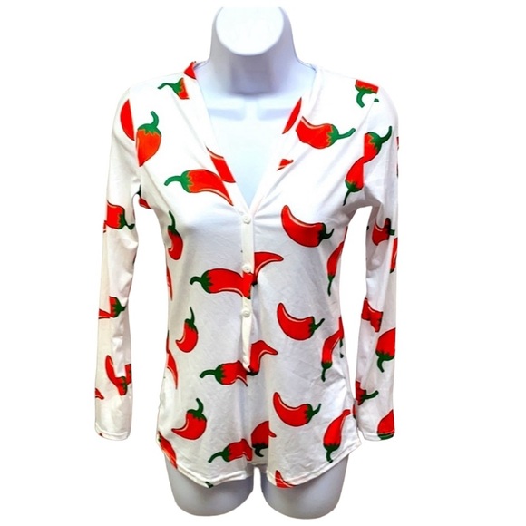 PrettyLittleThing Spicy Pj Shorts Romper - Picture 3 of 5